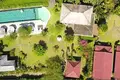 Haus 5 Schlafzimmer 280 m² Singakerta, Indonesien