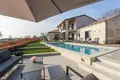 Casa 4 habitaciones 300 m² Opcina Tinjan, Croacia