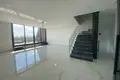 Таунхаус 4 комнаты 320 м² Trikomo, Северный Кипр