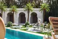 Villa 450 m² Gondangdia, Indonesia