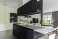 Mieszkanie 4 pokoi 145 m² Warszawa, Polska