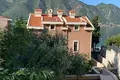 Villa de 4 dormitorios 420 m² Dobrota, Montenegro