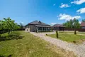 Dom wolnostojący 211 m² Chaciezyna, Białoruś