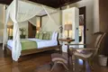 4-Schlafzimmer-Villa 450 m² Canggu, Indonesien
