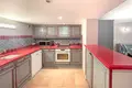 Villa de tres dormitorios 280 m² Francia, Francia