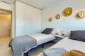 Mieszkanie 2 pokoi 141 m² Torrevieja, Hiszpania