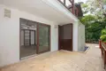 6 bedroom house 385 m² Coxen Hole, Honduras