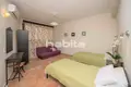 Hotel 400 m² in Livadi, Greece
