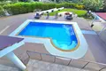 villa de 5 dormitorios 245 m² en Paramytha, Chipre