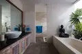 Villa mit 2 Schlafzimmern 217 m² Kerobokan, Indonesien