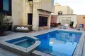 4-Schlafzimmer-Villa  in Swieqi, Malta