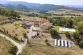 Propiedad comercial 982 m² en Poppi, Italia