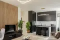 Mieszkanie 4 pokoi 85 m² Warszawa, Polska