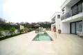 Duplex 6 bedrooms 415 m² Varvari, Croatia