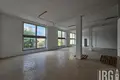 Almacén 9 000 m² en Kamez Municipality, Albania