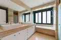 4 bedroom house 248 m² San Pedro Alcantara, Spain