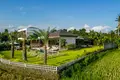 Вилла 2 спальни 230 м² Mas, Индонезия