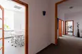 Commercial property 5 rooms 131 m² in Warsaw, Poland