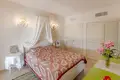 Villa de tres dormitorios 280 m² Francia, Francia