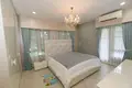 villa de 3 chambres 175 m² Ban Bang Ku, Thaïlande