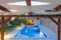 Casa 4 habitaciones 330 m² Grad Omis, Croacia