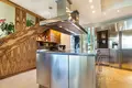 Villa de 7 dormitorios 1 300 m² Sácer, Italia