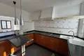 4 bedroom house 254 m² Dos Hermanas, Spain
