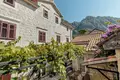 Haus 10 Schlafzimmer 240 m² Risan, Montenegro