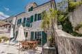 Villa de 4 dormitorios 220 m² Lustica, Montenegro