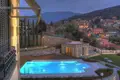 Villa 10 bedrooms 1 300 m² Luino, Italy