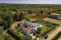 4 bedroom house 240 m² Grad Porec, Croatia