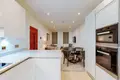 2 bedroom apartment 6 m² in London, United Kingdom