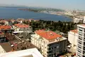 Квартира 1 комната 154 м² Кючюкчекмедже, Турция