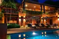 Villa de tres dormitorios 678 m² Wichit, Tailandia