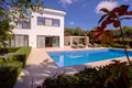 Villa de tres dormitorios 300 m² en Peyia, Chipre