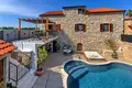 Casa 3 habitaciones 247 m² Opcina Vrbnik, Croacia