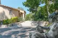 Villa de tres dormitorios 280 m² Francia, Francia