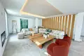 4 bedroom house 277 m² Dos Hermanas, Spain