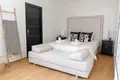 2 bedroom house 204 m² Marbella, Spain
