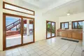 4 bedroom house 44 508 m² West Bay, Honduras