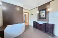 Haus 8 zimmer 330 m² in Warschau, Polen