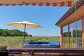 Villa mit 2 Schlafzimmern 165 m² Neuenburg, Kroatien