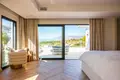 6 bedroom house 665 m² Artola, Spain