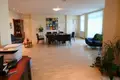 Mieszkanie 3 pokoi 159 m² Ryga, Łotwa