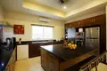 villa de 7 chambres 650 m² Rawai, Thaïlande