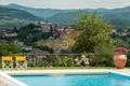 Propiedad comercial 982 m² en Poppi, Italia