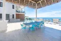 Condo 17 bedrooms 1 087 m² Roatan, Honduras