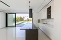 Mieszkanie 3 pokoi 210 m² Chloraka, Cypr