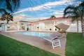 Villa de 4 dormitorios 300 m² Alfaz del Pi, Španjolska
