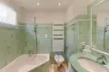 Villa de tres dormitorios 280 m² Francia, Francia